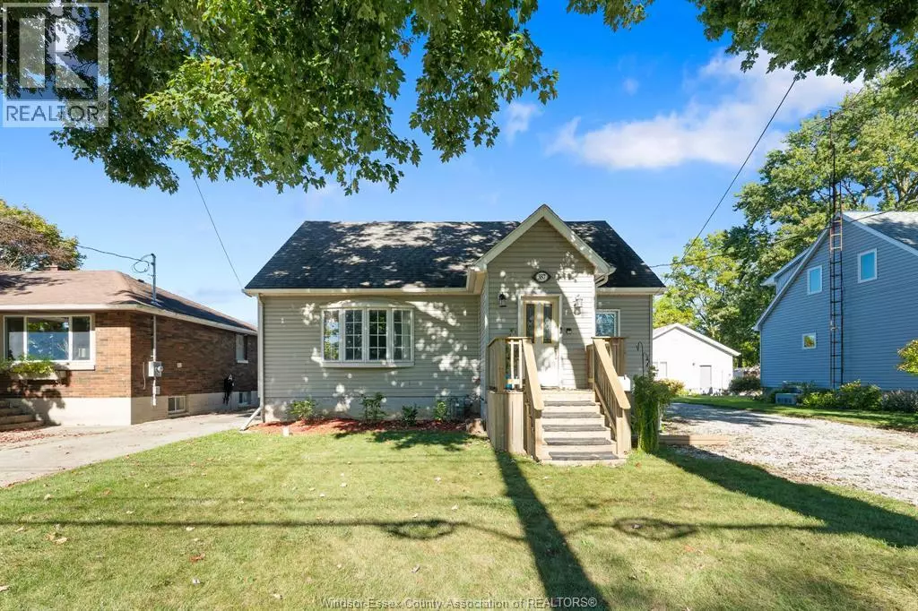 Chatham, ON N7M1W6,357 Park AVENUE West
