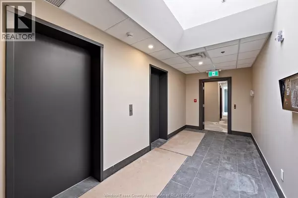 Windsor, ON N8X1K7,1500 OUELLETTE #305