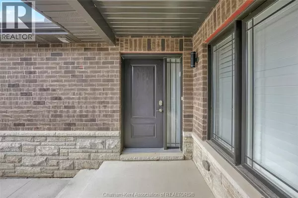 Chatham, ON N7M0K9,480 TWEEDSMUIR AVENUE West