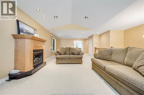 Kingsville, ON N9Y2R7,1314 ORCHARD BLVD