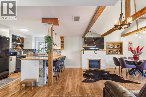 Kingsville, ON N9Y3T5,1022 OAK AVENUE