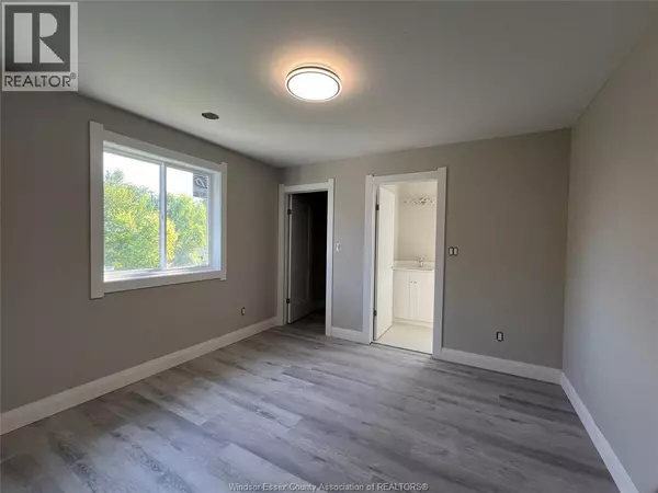 Windsor, ON N9B2A4,917 Mckay AVENUE