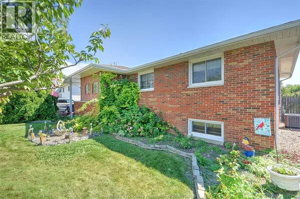 Amherstburg, ON N9V3E8,407 RICHMOND