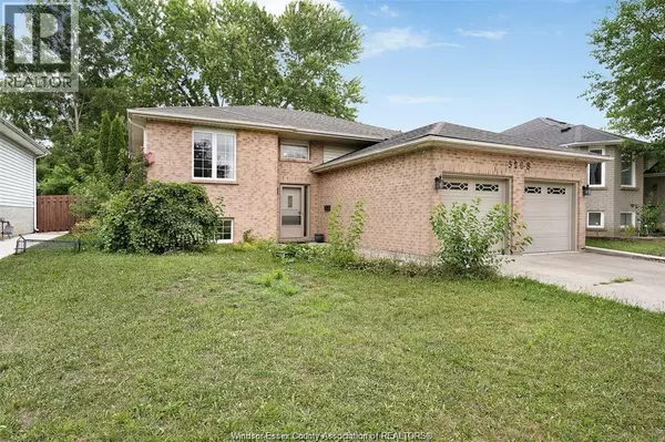 Windsor, ON N8R2J6,3268 ROBINET ROAD