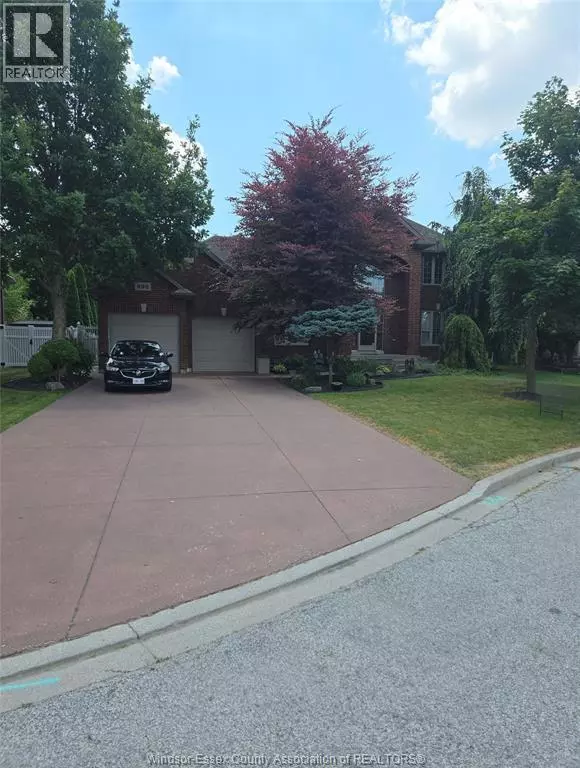 Lakeshore, ON N0R1A0,692 GEORGE KENNEDY WAY