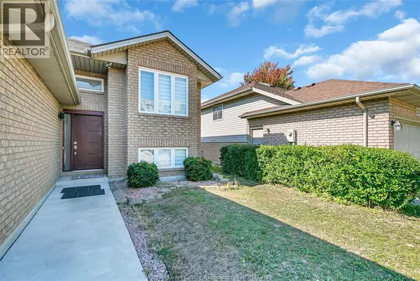 Windsor, ON N9G3A5,2147 ROCKPORT STREET