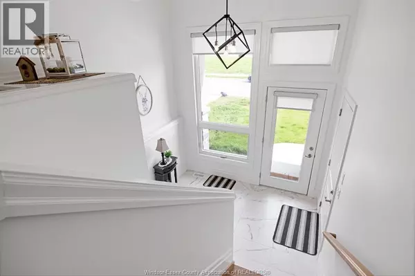 Essex, ON N8M0A9,124 LANE STREET