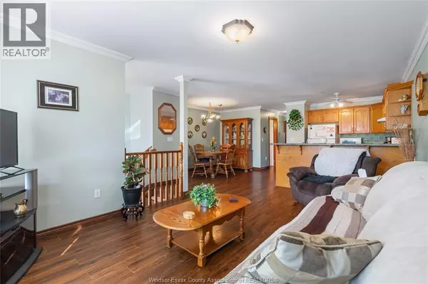 Windsor, ON N9G2W8,1212 SETTLER'S