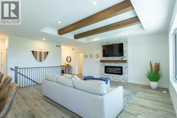 Plympton-wyoming, ON N0N1E0,3591 MIA LANE