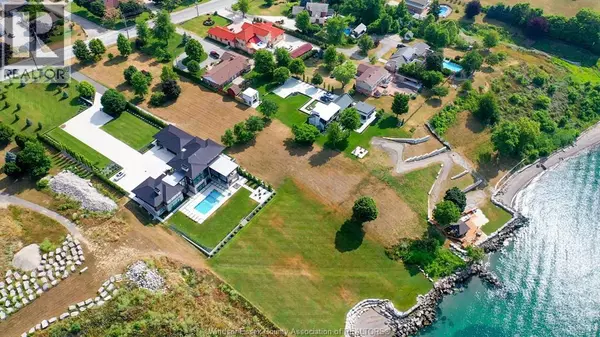 Leamington, ON N8H4E1,366 SEACLIFF DRIVE West