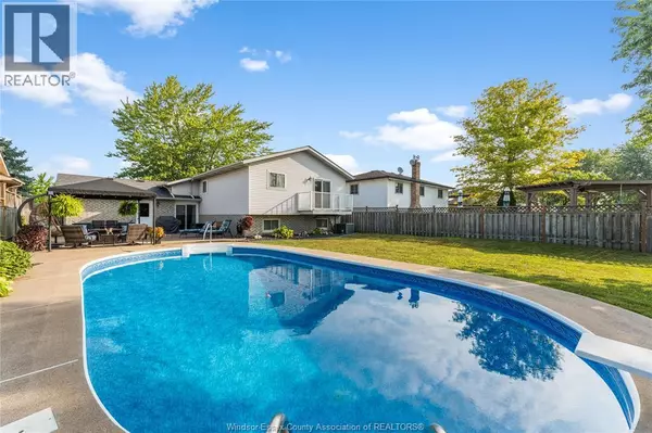 Lasalle, ON N9H2H3,1475 SUGARWOOD CRESCENT