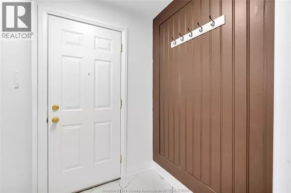 Windsor, ON N9C3N9,1377 GRANVILLE CRESCENT