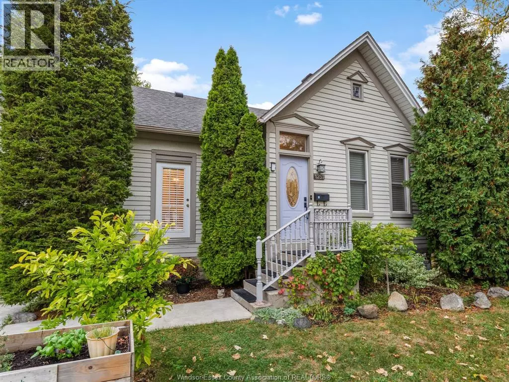 Windsor, ON N8Y3M2,1251 MONMOUTH