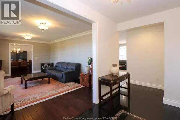 Lakeshore, ON N8H3S6,463 RUSSELL WOODS ROAD