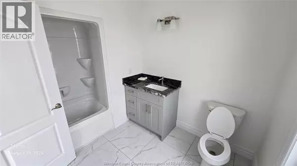 Amherstburg, ON N9V0B9,214 COWAN COURT