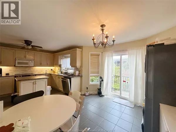 Windsor, ON N8P1J3,940 GREENPARK