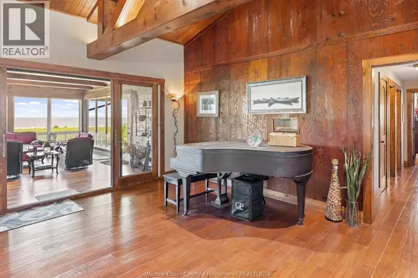 Lakeshore, ON N0P2L0,16660 COUTURE BEACH