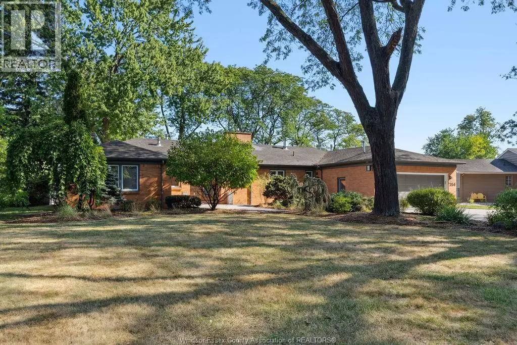 Tecumseh, ON N8N3S6,354 ELMGROVE DRIVE