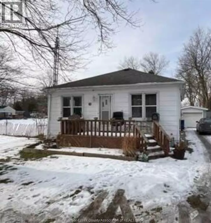 Chatham, ON N7M1W3,335 PARK AVENUE West