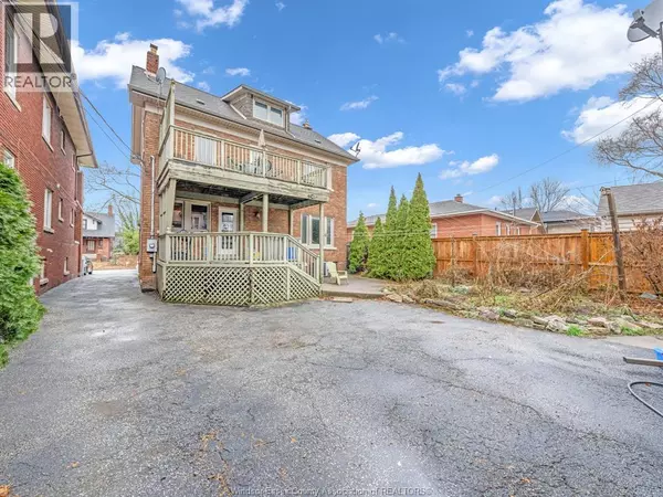 Windsor, ON N9B2Y5,210 CALIFORNIA