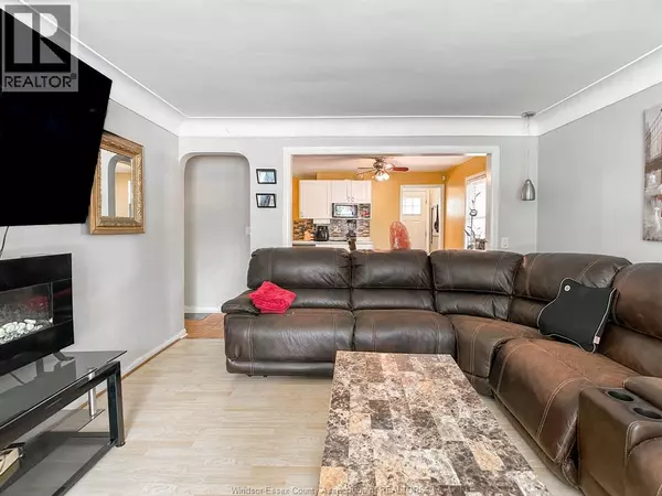 Windsor, ON N8W4R2,2509 ROSSINI