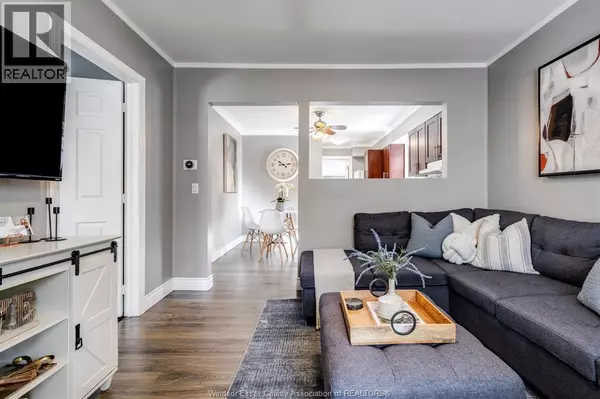 Windsor, ON N8W4M5,2408 George AVENUE