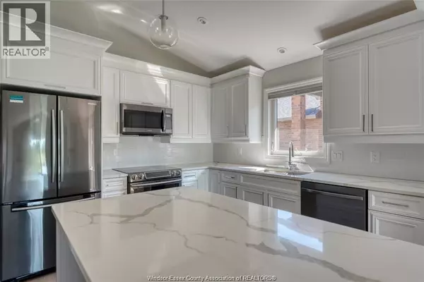 Kingsville, ON N9Y0G3,66 YORK BOULEVARD