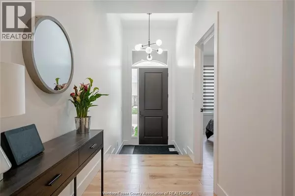 Leamington, ON N8H0C5,13 SUMMERVILLE AVENUE