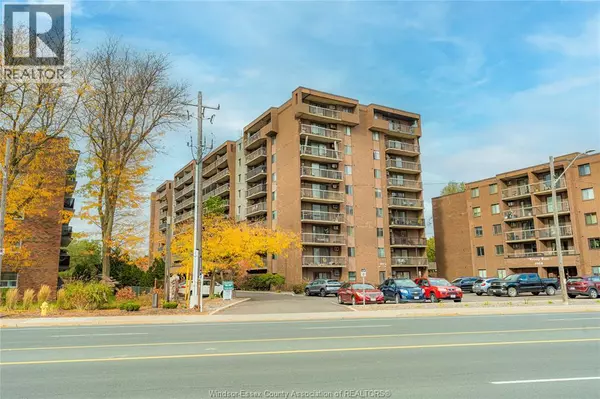 Windsor, ON N8Y4V1,3936 WYANDOTTE East #906