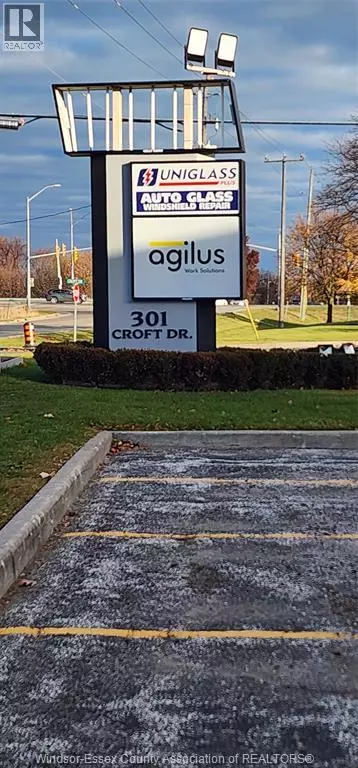 Lakeshore, ON N8N2L9,301 CROFT DR #4-5