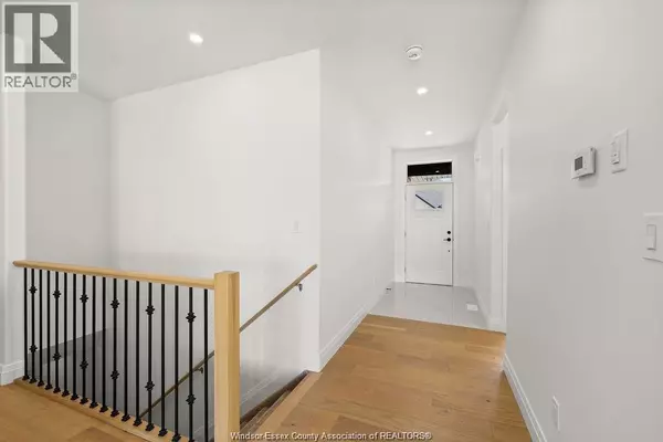 Windsor, ON N8P0E9,2575 BARKLEY AVENUE