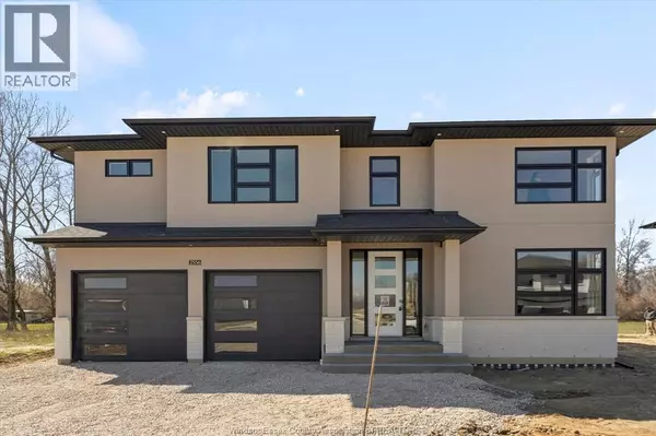 Lasalle, ON N9J0E5,2548 MAYFAIR AVENUE South