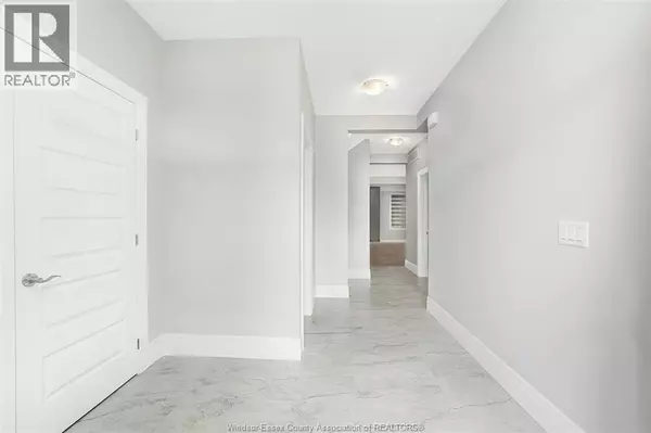 Essex, ON N8M0B2,112 REED STREET