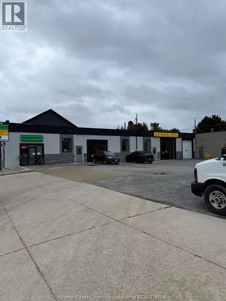 1005 WALKER RD #B, Windsor, ON N8Y2N6