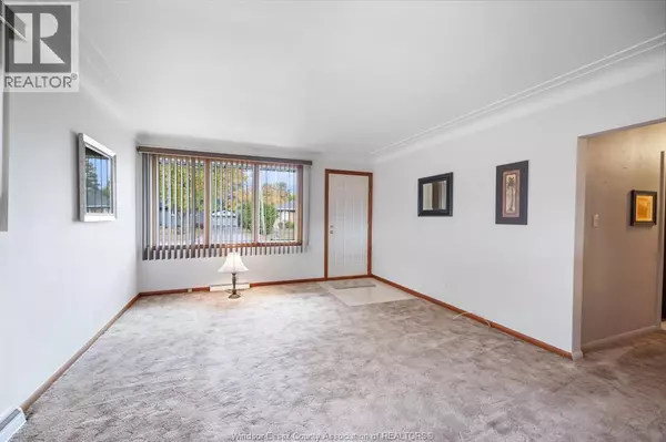 Windsor, ON N9G1L6,955 SCOFIELD