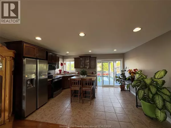 Amherstburg, ON N9V4C7,340 WHITE CRESCENT