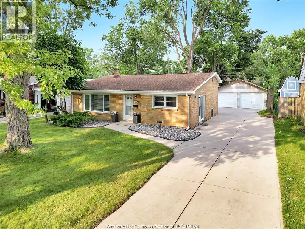 Windsor, ON N9E2C5,3532 VIRGINIA PARK