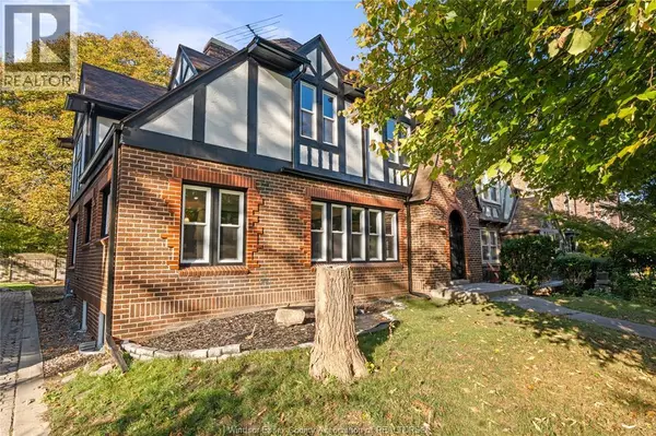 Windsor, ON N8X1P8,2163 VICTORIA