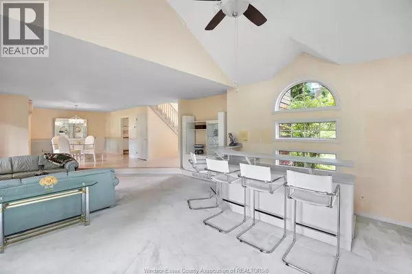 Amherstburg, ON N9V3T5,15 FAIRWAY CRESCENT