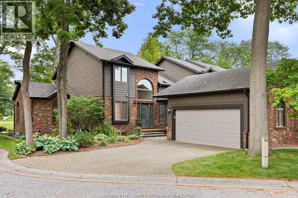 Amherstburg, ON N9V3T5,15 FAIRWAY CRESCENT