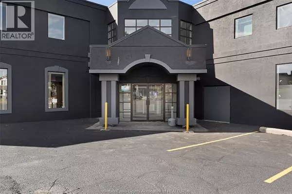 Windsor, ON N8X3T5,1501 HOWARD AVE #207