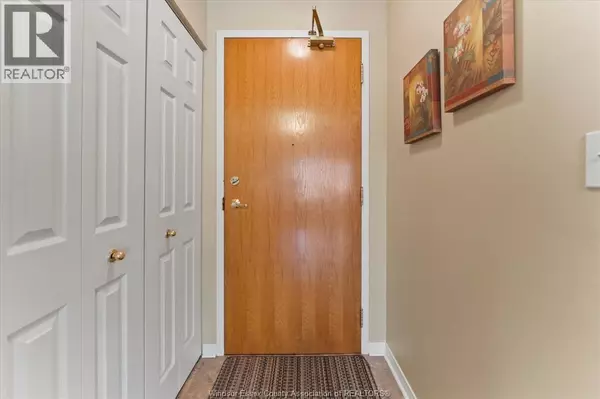 Tecumseh, ON N8N5G4,315 VILLAGE GROVE #203