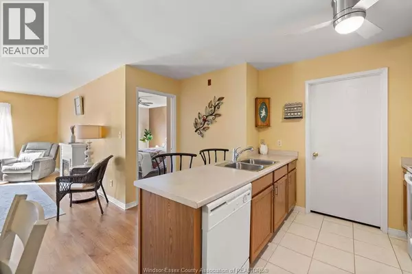 Windsor, ON N8Y5B8,5000 WYANDOTTE ST East #311