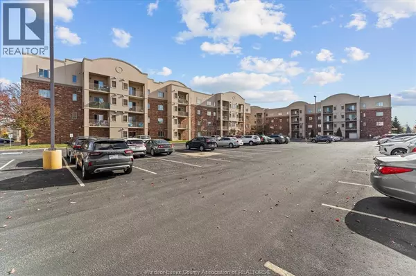 Lasalle, ON N9H2P1,5995 ELLIS ST #216