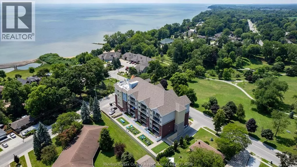 Kingsville, ON N9Y0E7,6 PARK #107