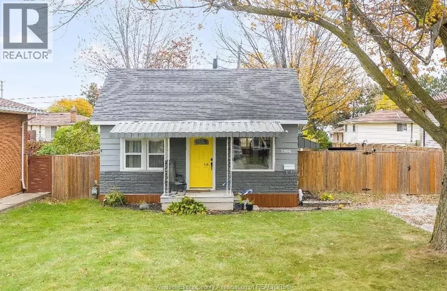 2906 LLOYD GEORGE BOULEVARD, Windsor, ON N8T2V1