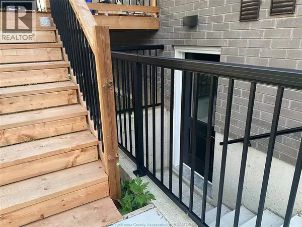 Windsor, ON N9E1T3,3515 DOUGALL