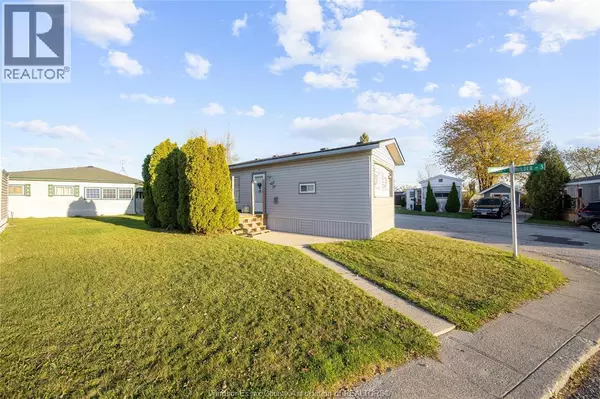 Lakeshore, ON N8N2V1,56 HOLLY STREET