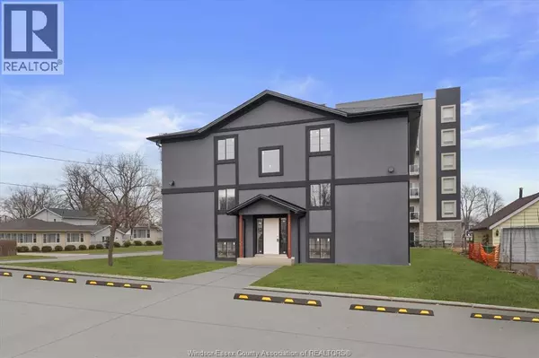 120 CENTRE ST #2B, Essex, ON N8M1P9