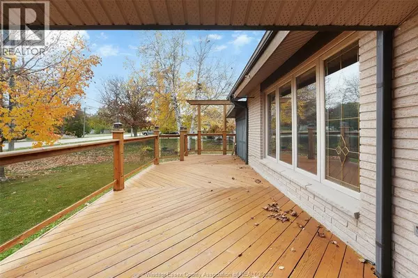 Wallaceburg, ON N8A4R1,809 NELSON STREET